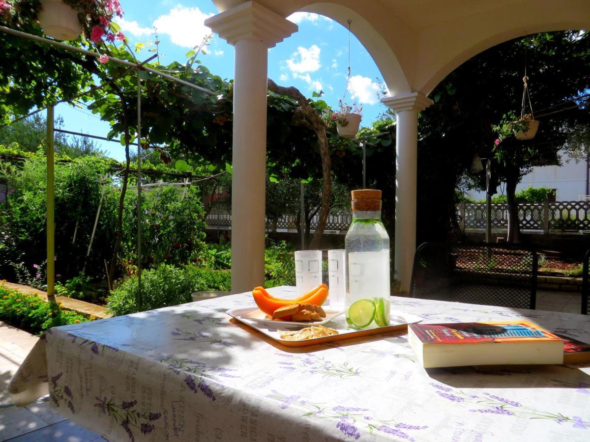 Beach Apartments Roza - The Garden Apartment Biograd Na Moru Εξωτερικό φωτογραφία